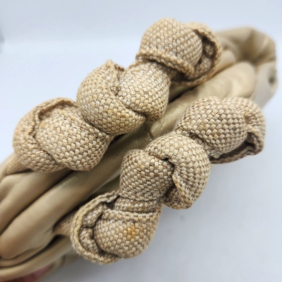 PARIS Vintage 80s Genuine Leather Gold Linen Metallic Woven Details Clutch. - Picture 6 of 15